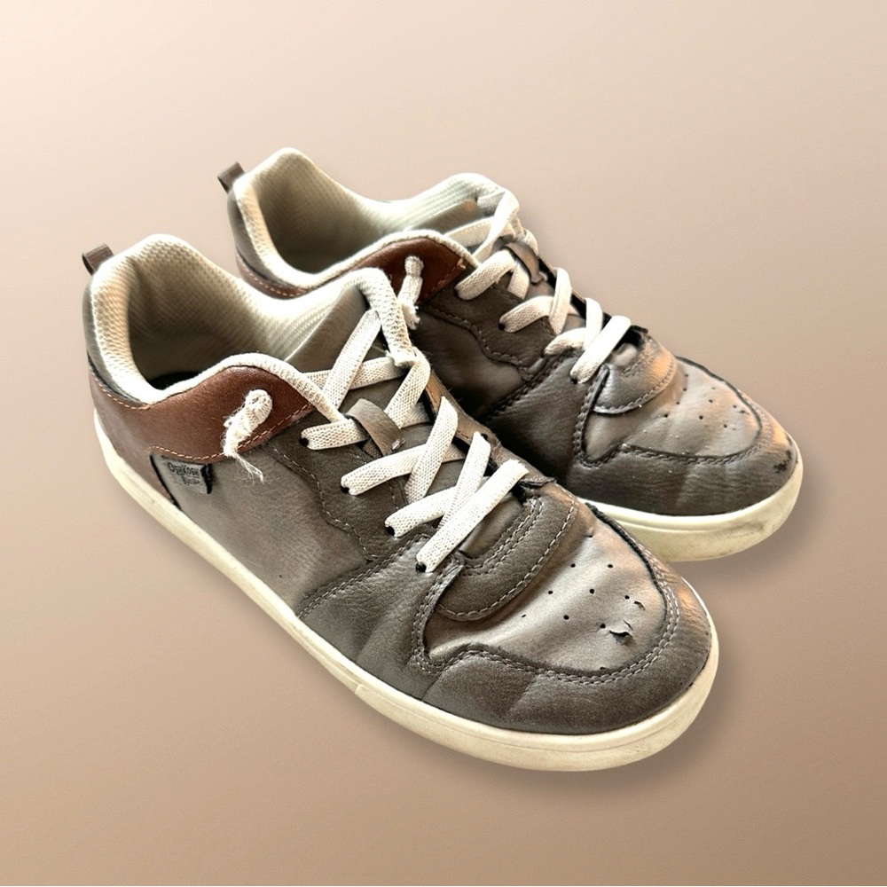 ⭐️ 5 for $25 OshKosh B'gosh Brown and Gray Boys’ Sneakers Size 2 - Picture 2 of 11